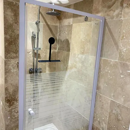 Urban Flat 167 - Luxury 1 Bedroom Flat In *